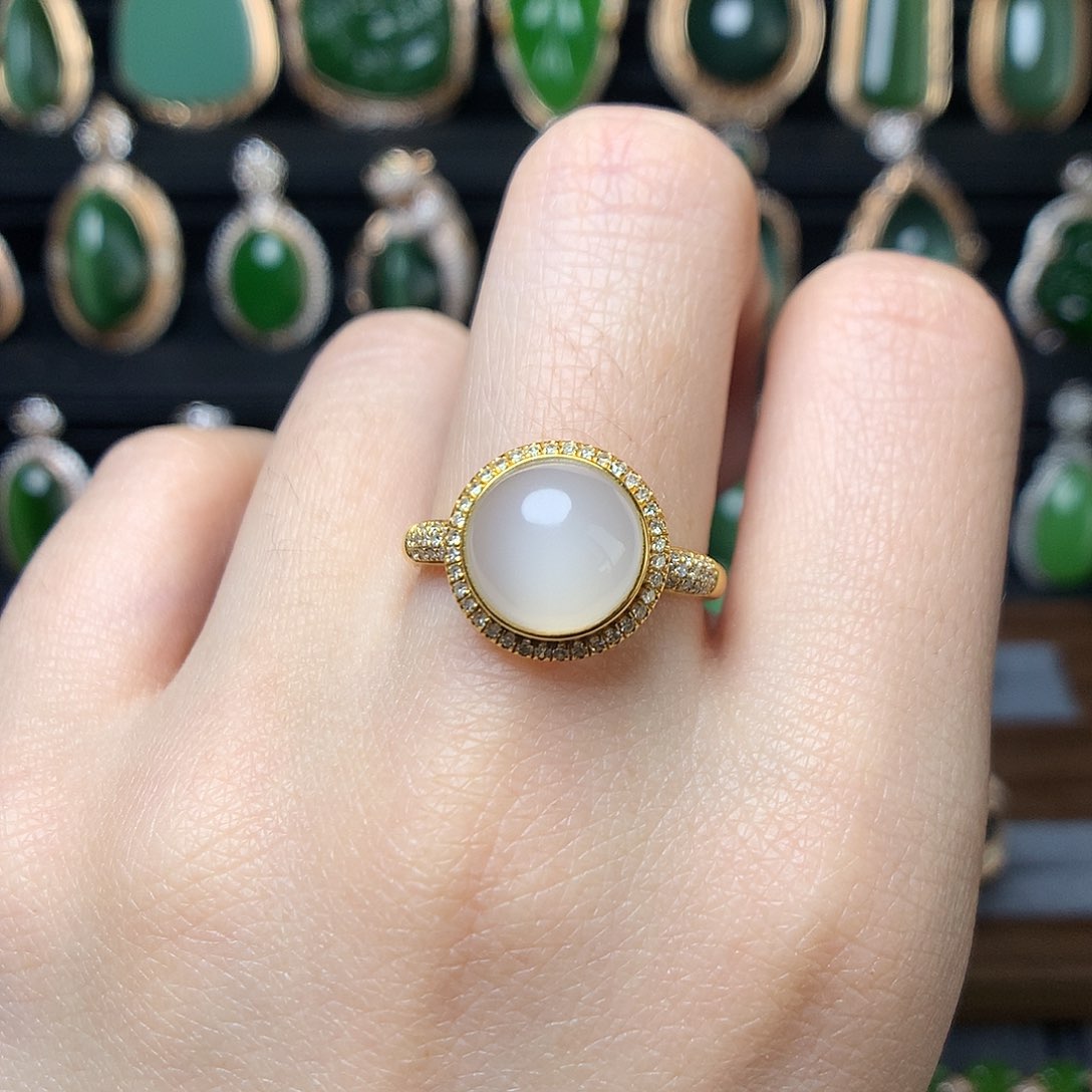 和田玉首饰18K金镶嵌