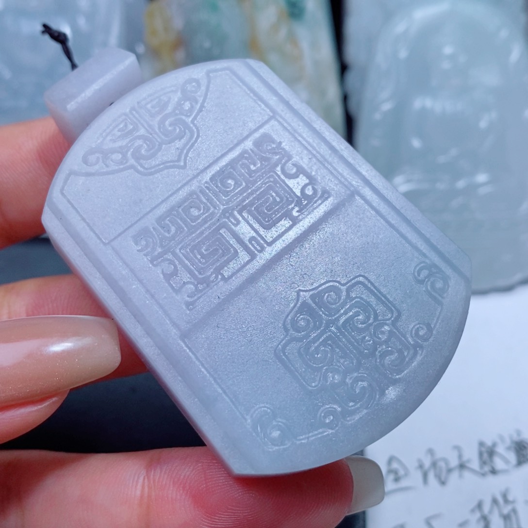 定制翡翠吊坠未镶嵌