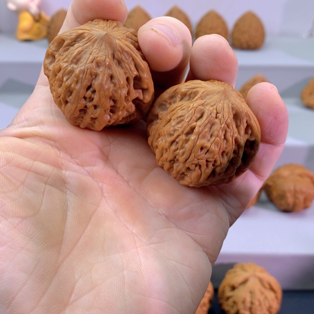 文玩核桃把件40全品原桩铁锤