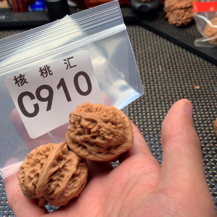 吊坠文玩核桃三羊谷
