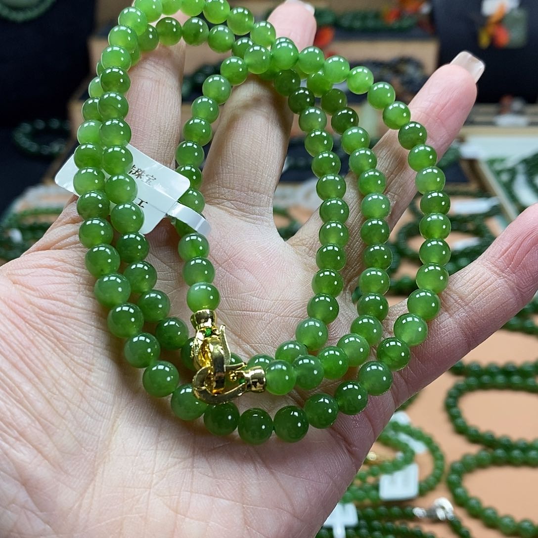 颈饰未镶嵌和田玉（碧玉）6mm果绿