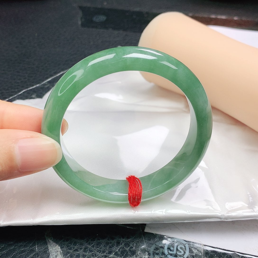翡翠手镯未镶嵌正5051