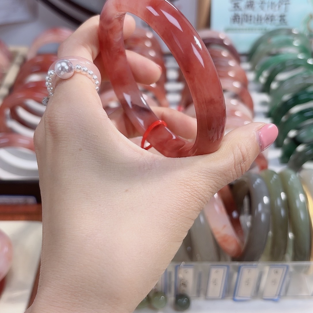 石英质玉手镯未镶嵌?***粟