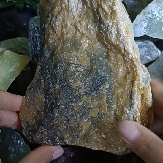 未镶嵌蛇纹石玉珠宝奇石