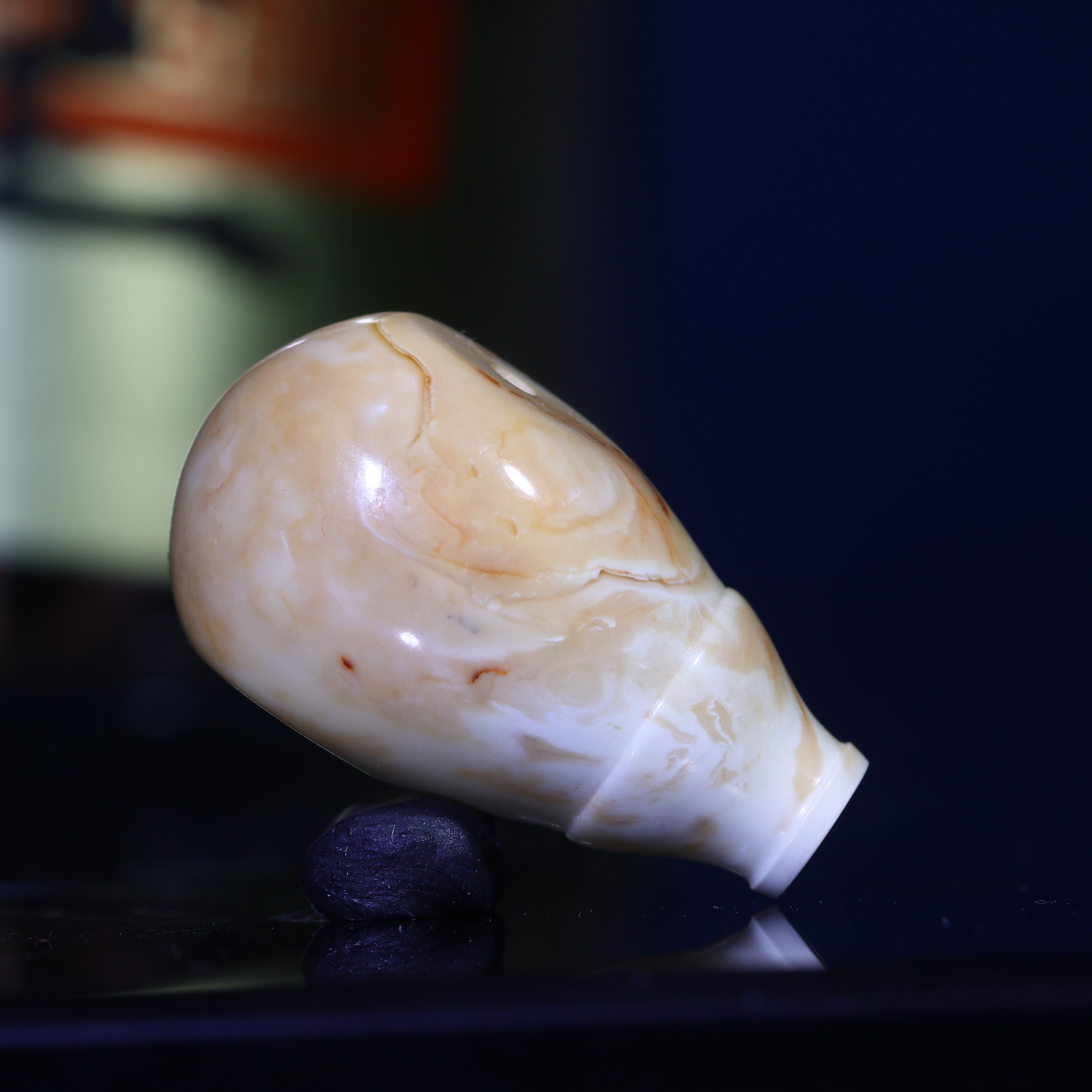 14m三通天然原矿一物一图满蜡沁色佛头蜜蜡配饰-A816