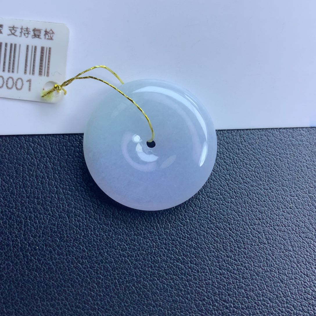 翡翠颈饰未镶嵌平安扣