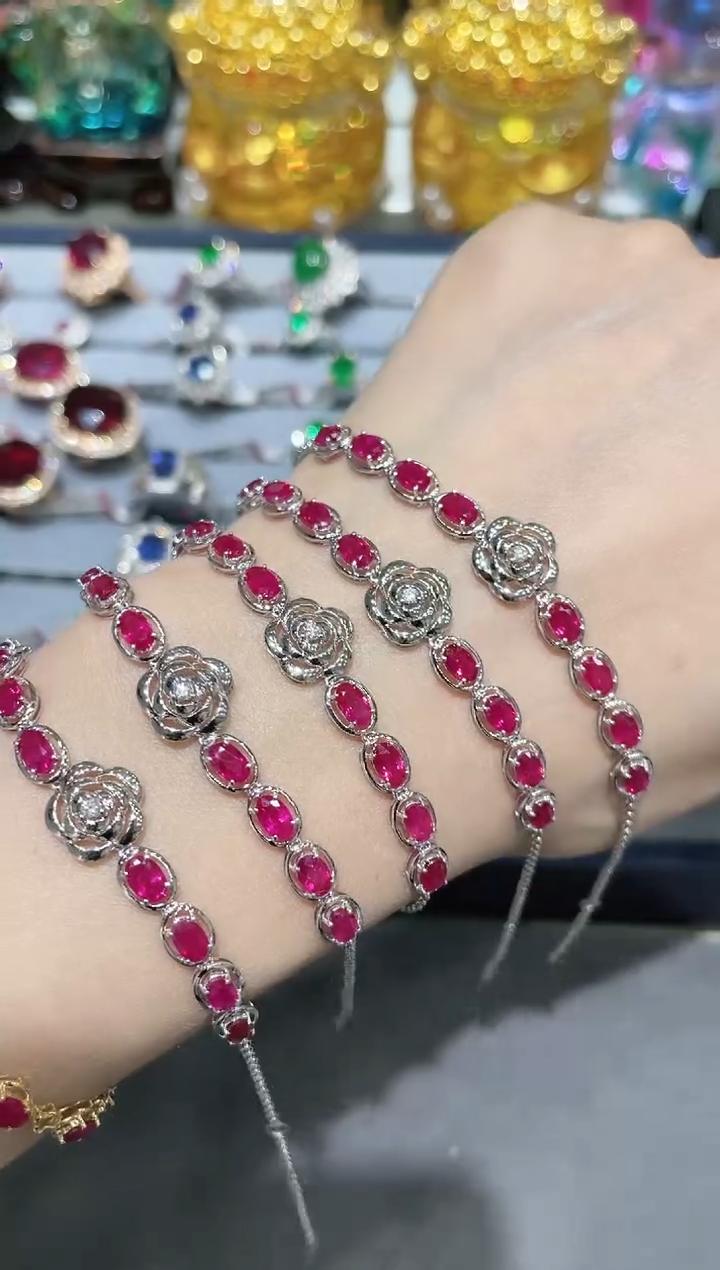 18K金镶嵌天然红宝石手链花朵款 K白 多样性发其一