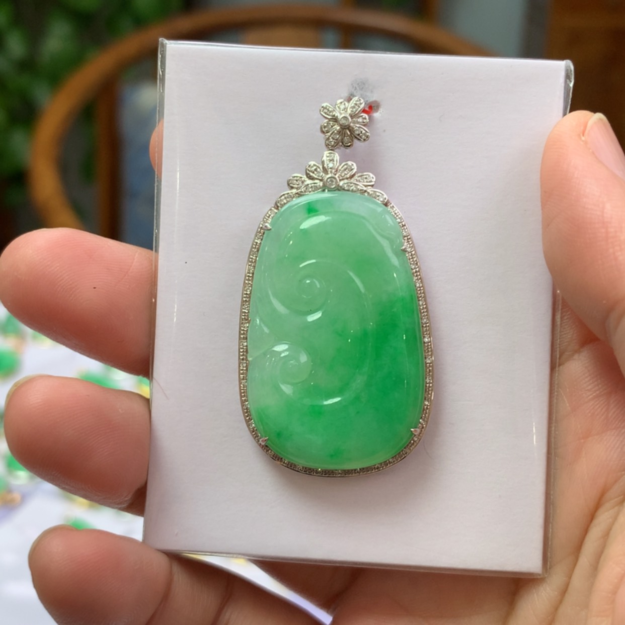 【闪购商品】翡翠颈饰18K金镶嵌翡翠首饰