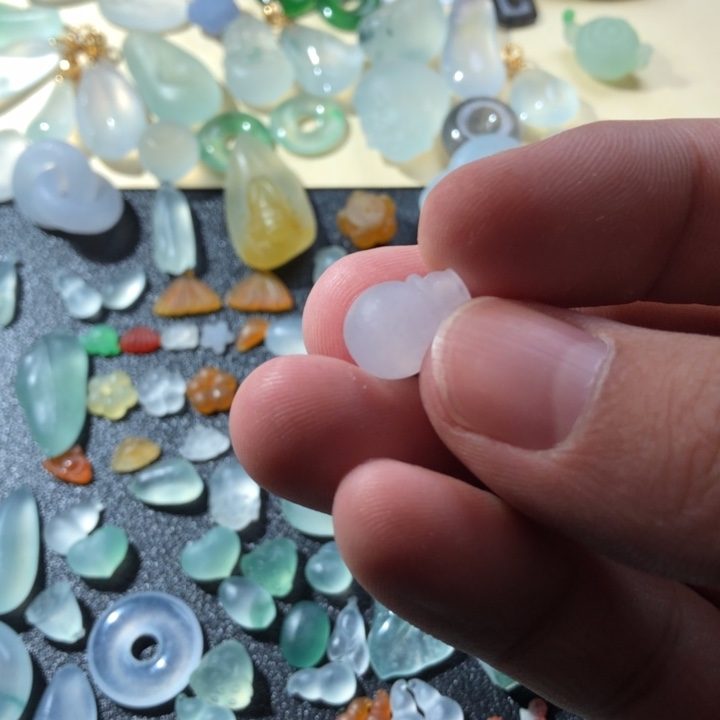 定制翡翠未镶嵌挂件