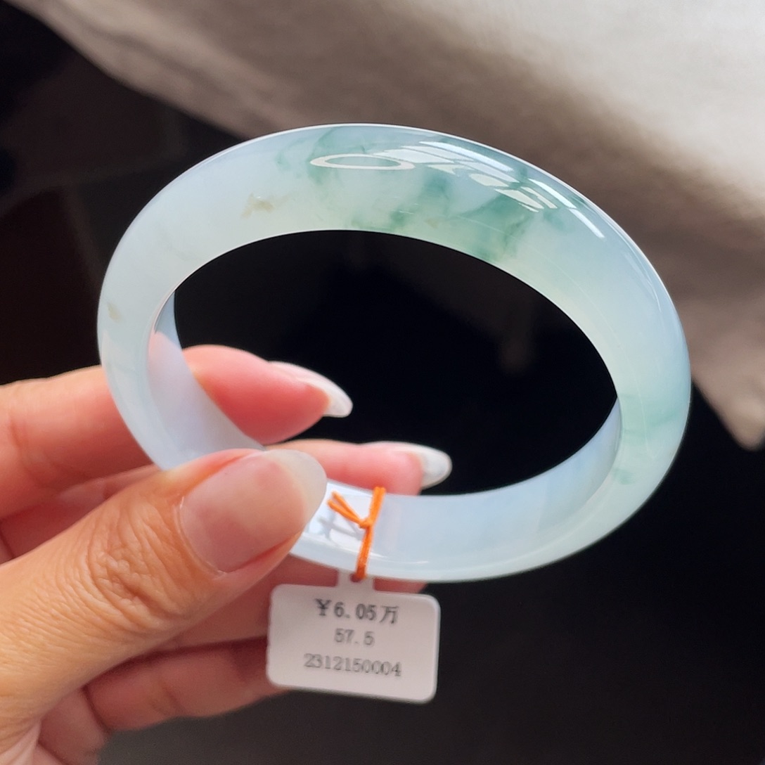 翡翠手镯未镶嵌57-58圈