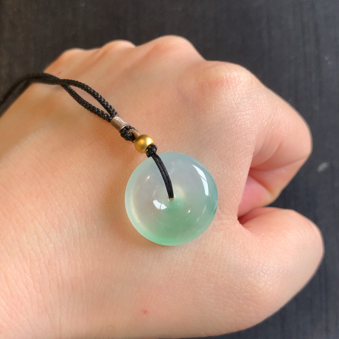 翡翠颈饰未镶嵌天然翡翠