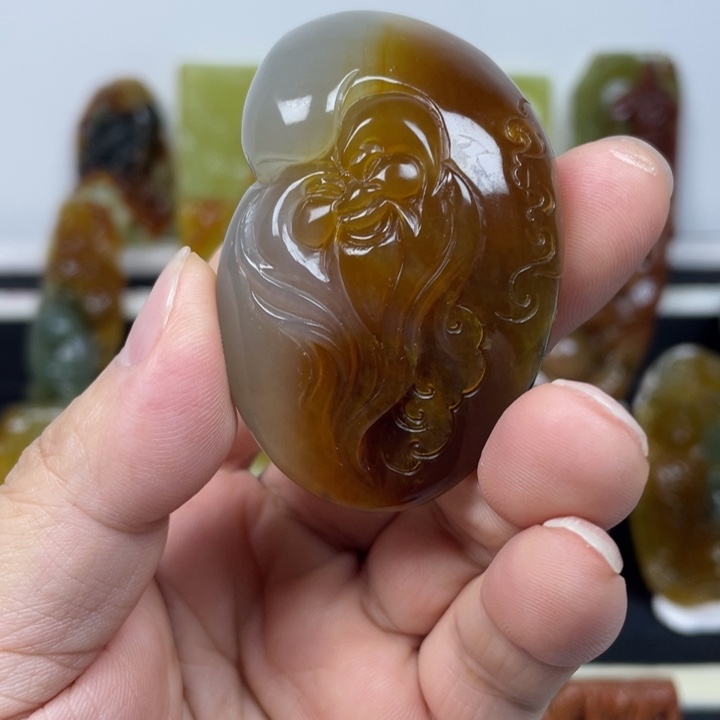蛇纹石玉挂件未镶嵌