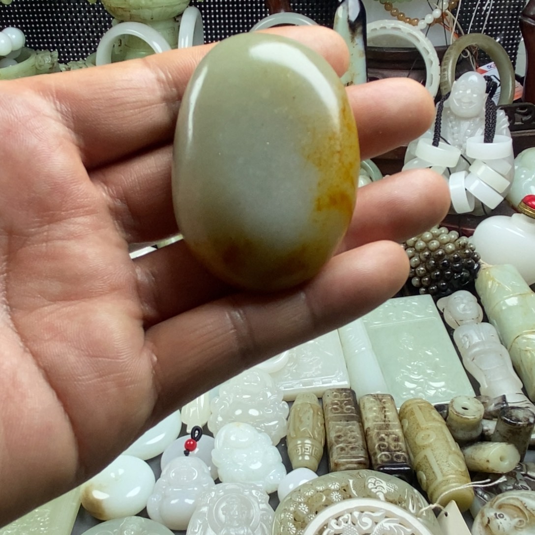 和田玉（糖玉）未镶嵌颈饰