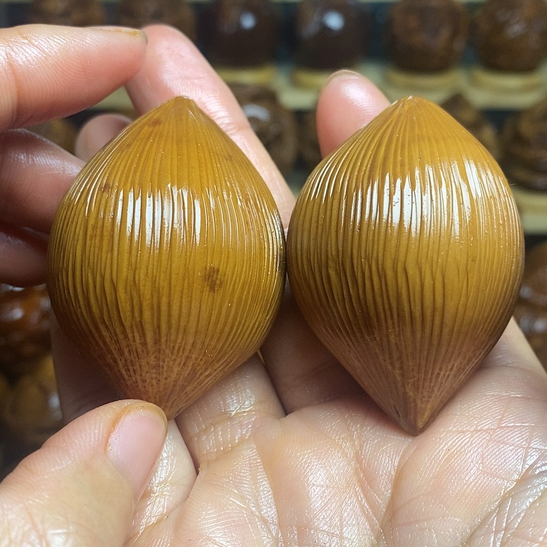 【闪购商品】核桃木/黑胡桃（胡桃木）橄榄核雕工艺单面