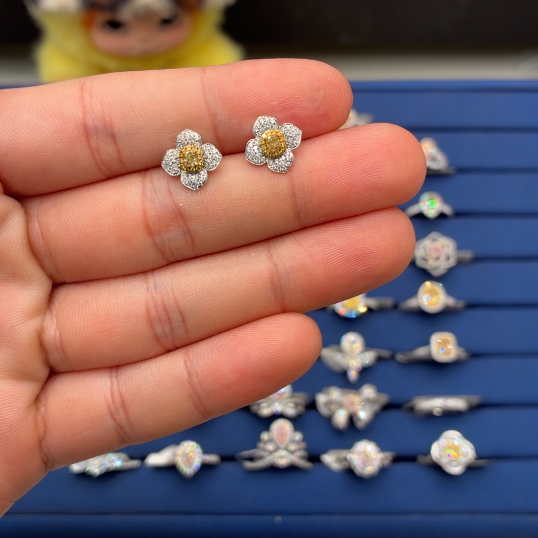 钻石戒指/指环18K金镶嵌黄钻耳钉