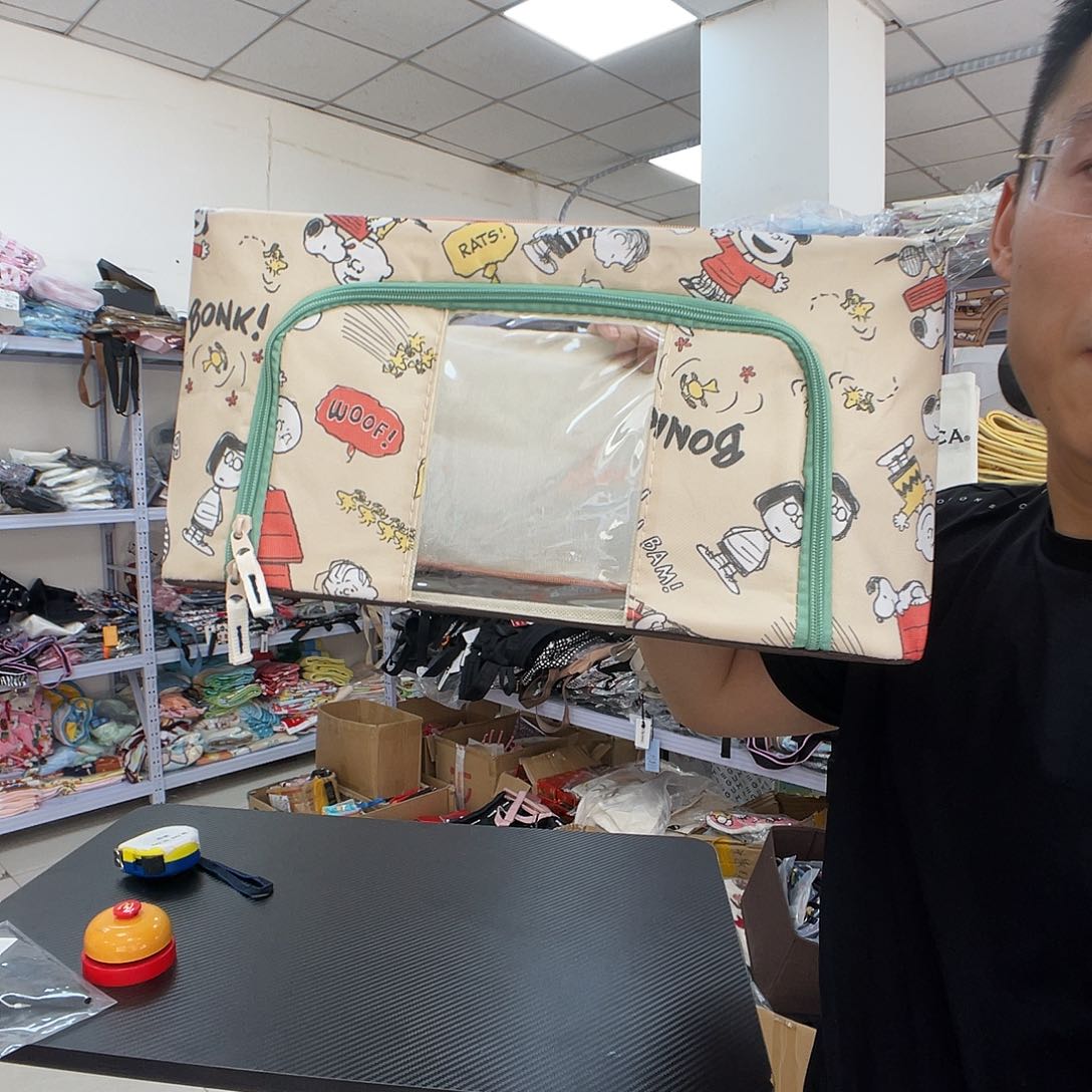 PU化妆包等各种产品和