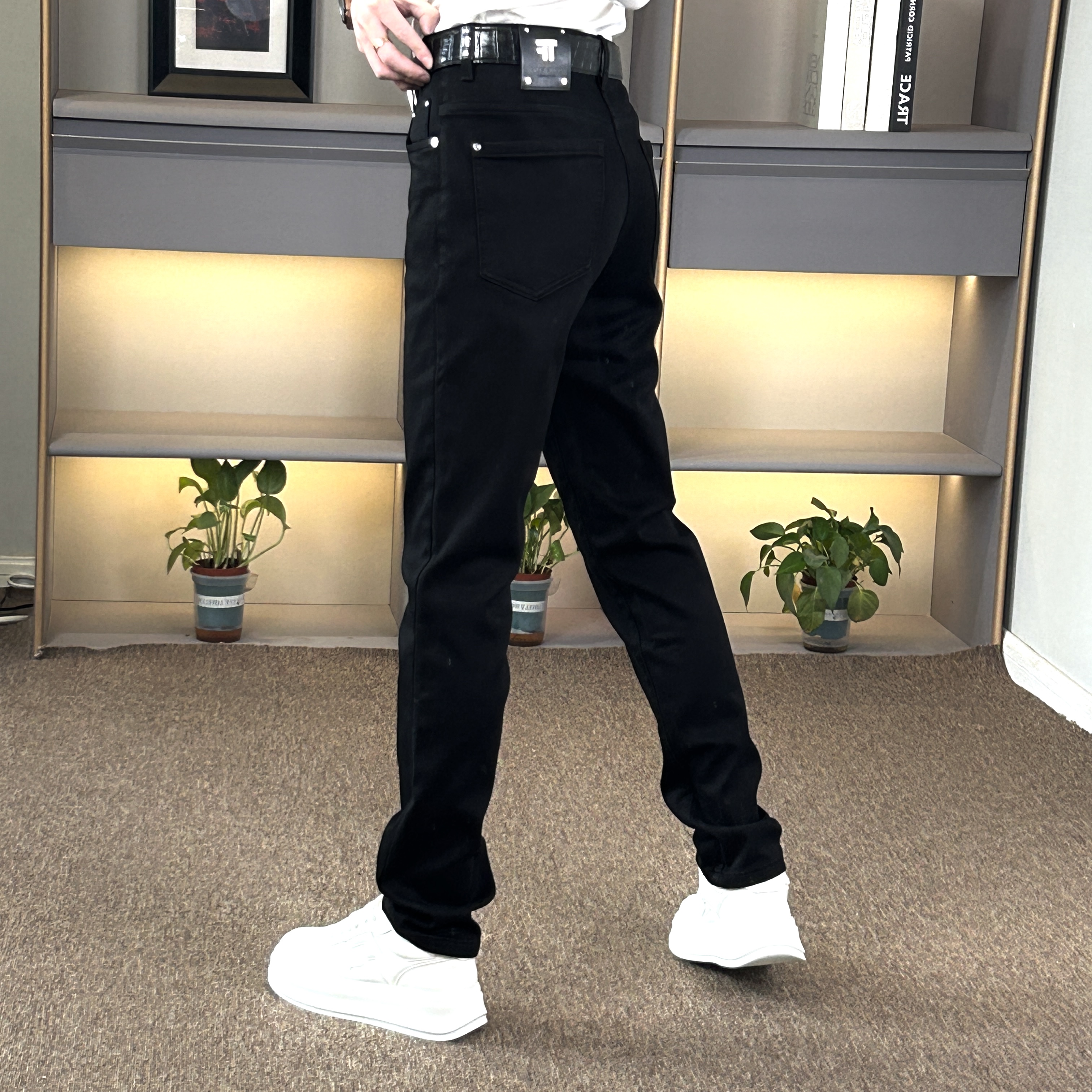 男士黑色百搭牛仔修身弹力小直筒裤秋冬款cx1005