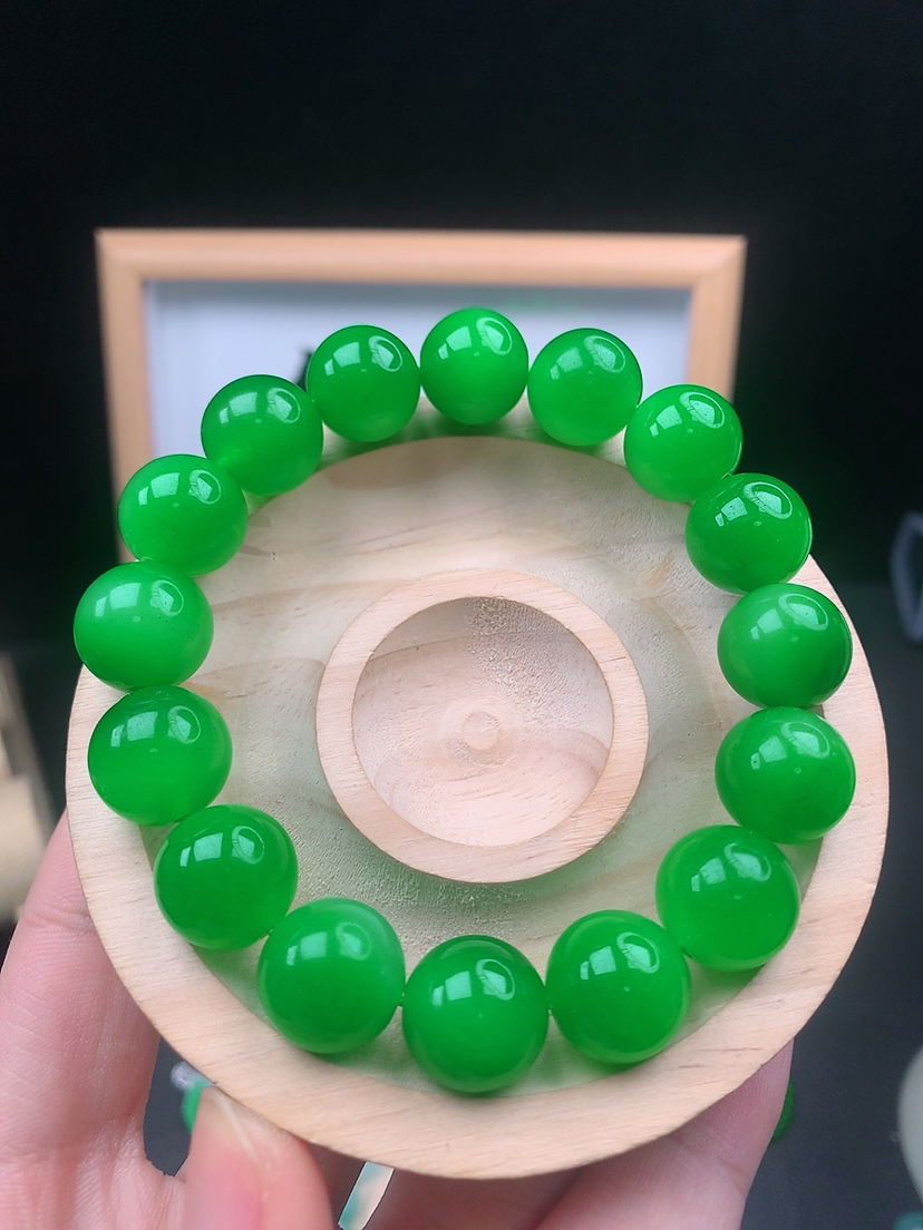 卡14+辣绿翡翠单珠（拍一发一 链接是单颗的价 多样性发其一）