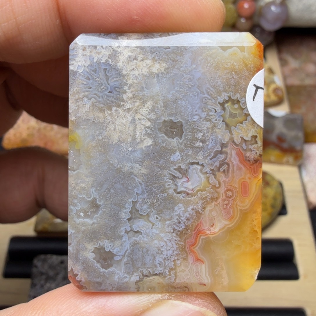 硅化玉未镶嵌纯天然色有机玉石保真色瑕疵特价不退换