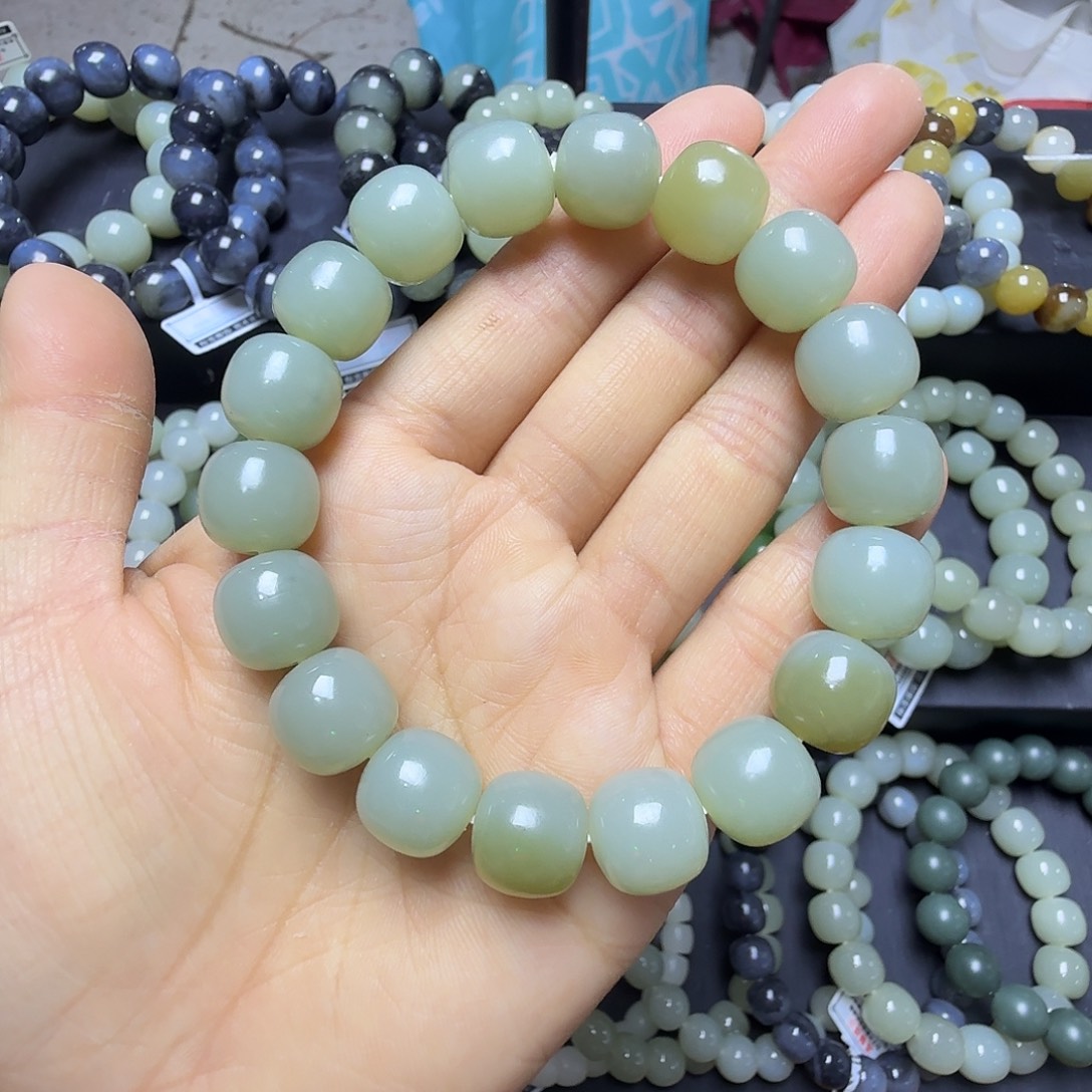 和田玉未镶嵌手链