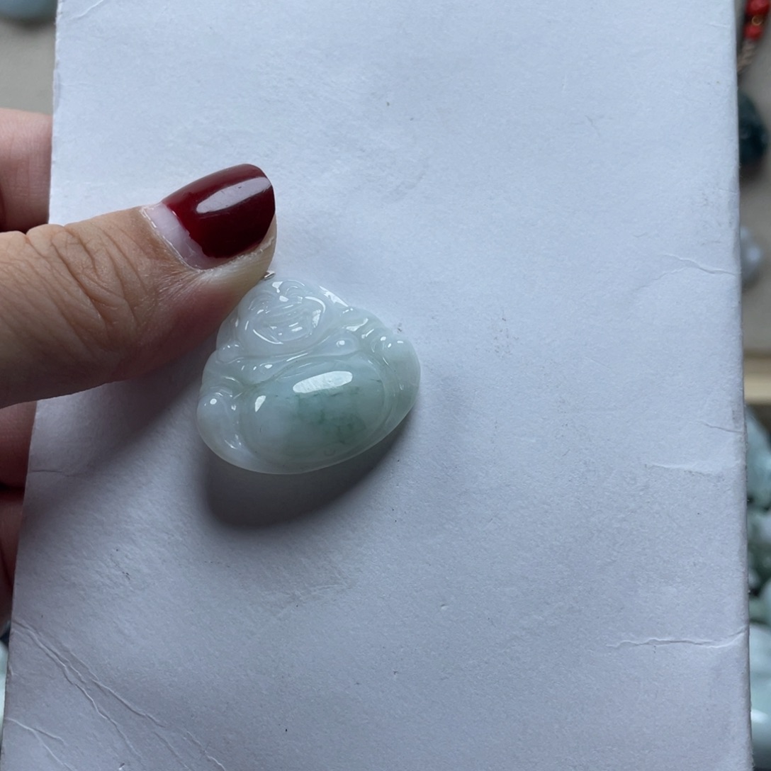 翡翠颈饰未镶嵌我****媛