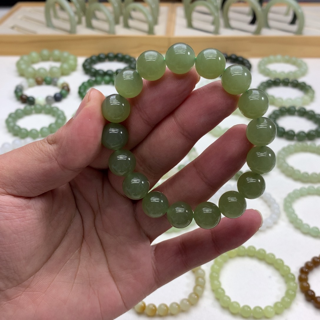 和田玉手串（冰湖水绿12）未镶嵌