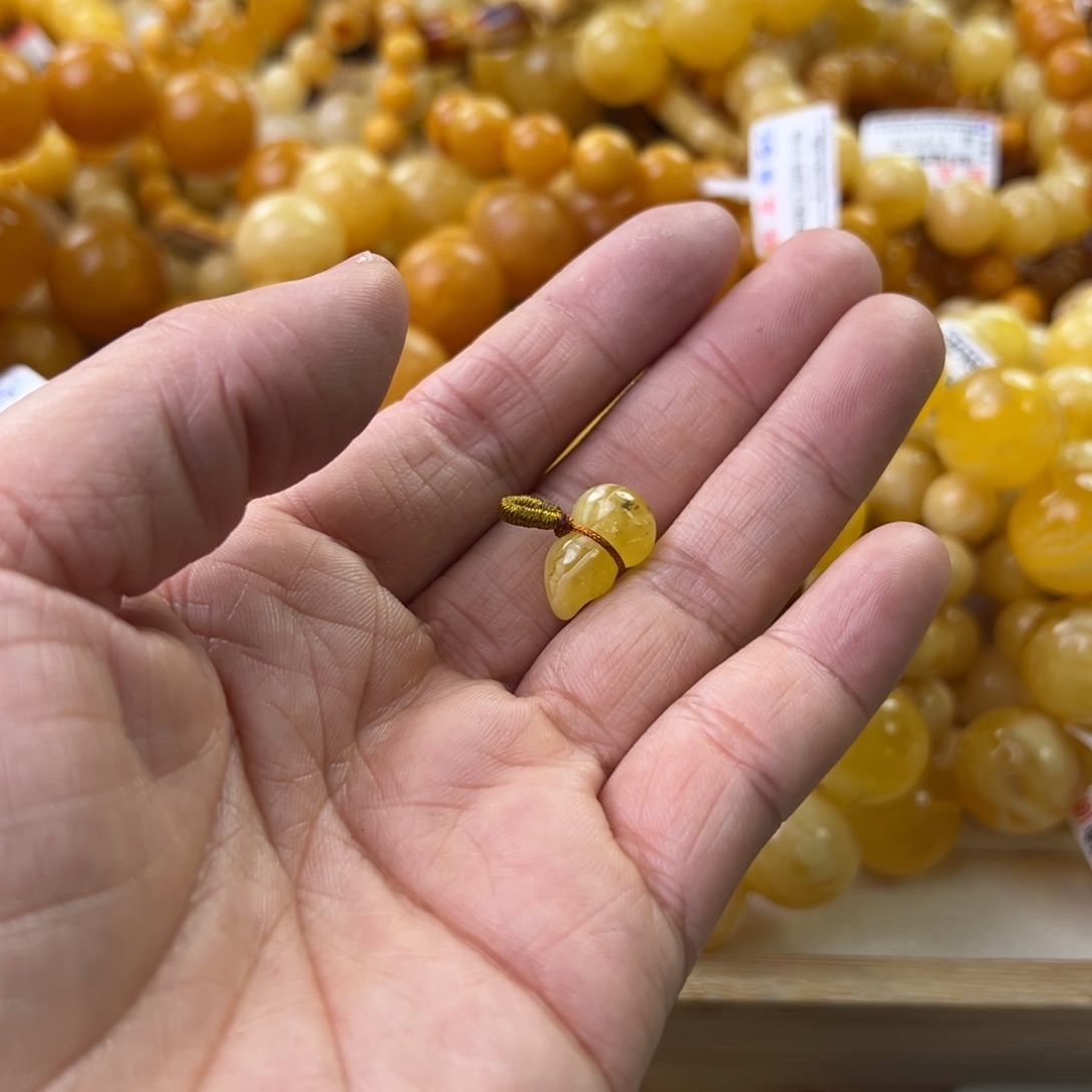 琥珀珠宝奇石未镶嵌