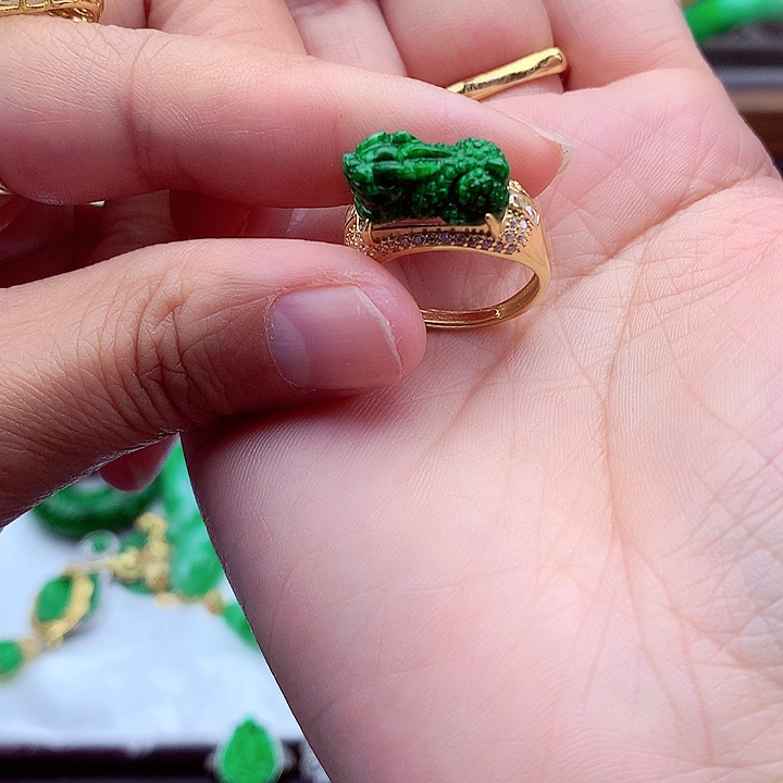 翡翠颈饰银S925镶嵌翡翠