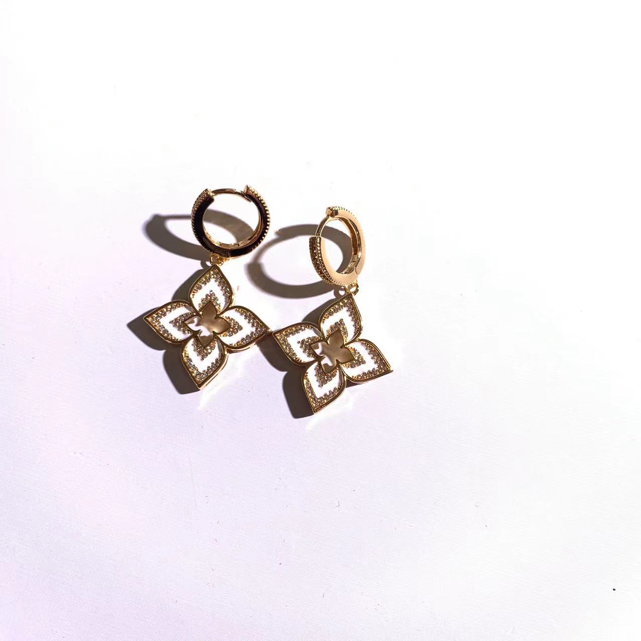 铜合金珐琅耳饰 白色尖花耳坠T0047