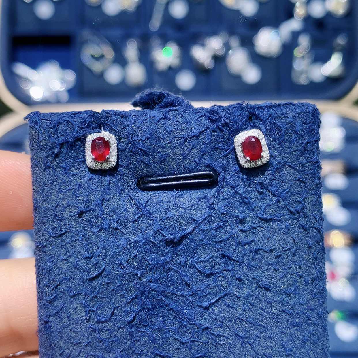 【闪购商品】红宝石耳饰铂Pt950镶嵌毛*耳钉