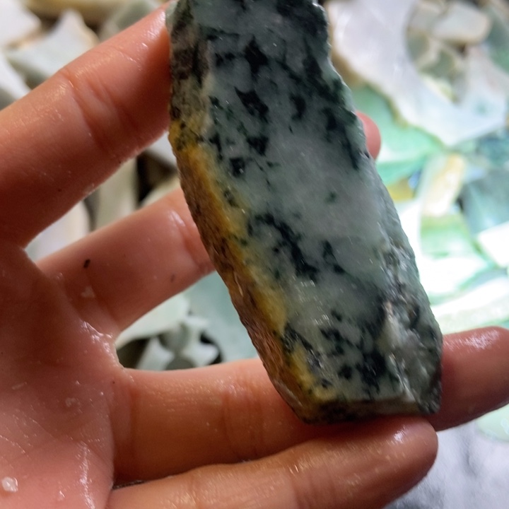 翡翠颈饰未镶嵌天然翡翠