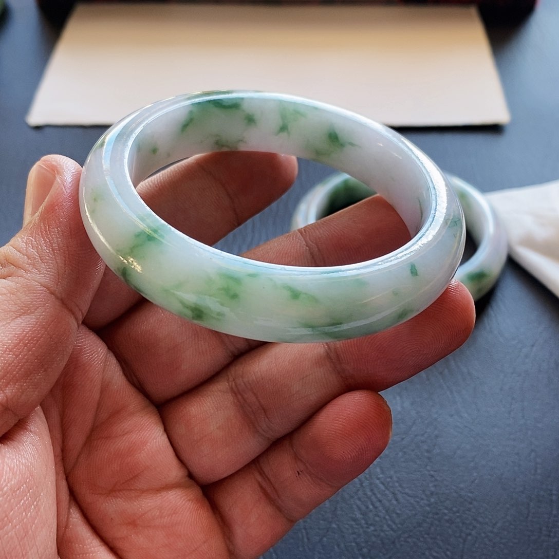 未镶嵌手镯翡翠翡翠手镯