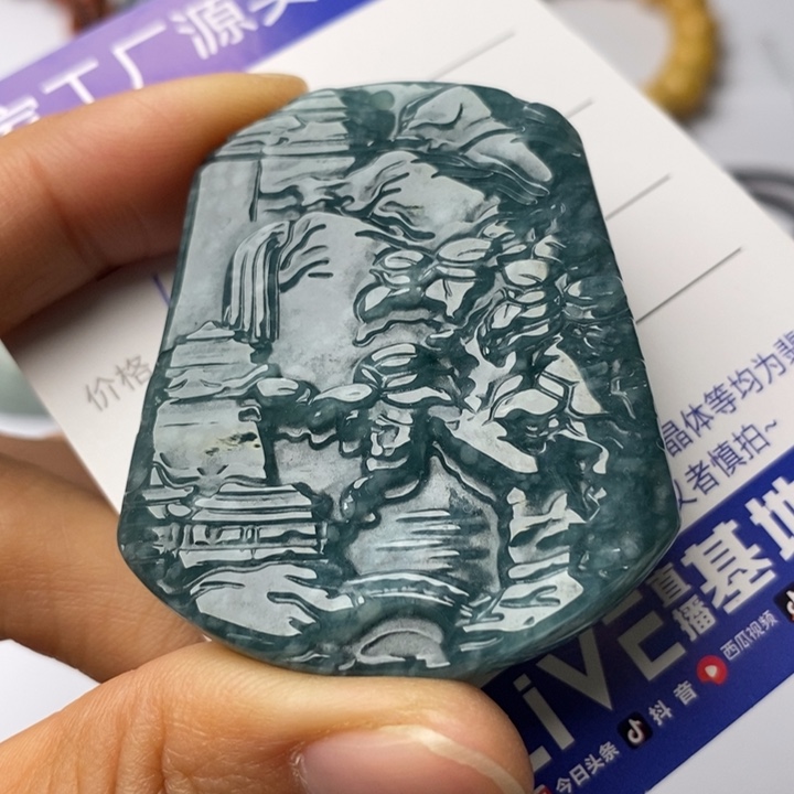 翡翠颈饰未镶嵌翡翠