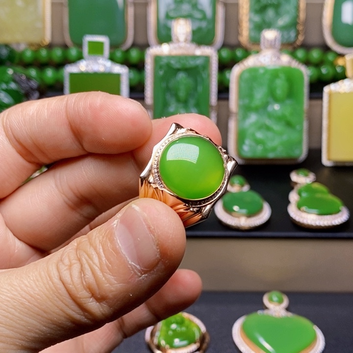 吊坠(不含链)18K金镶嵌和田玉a***e