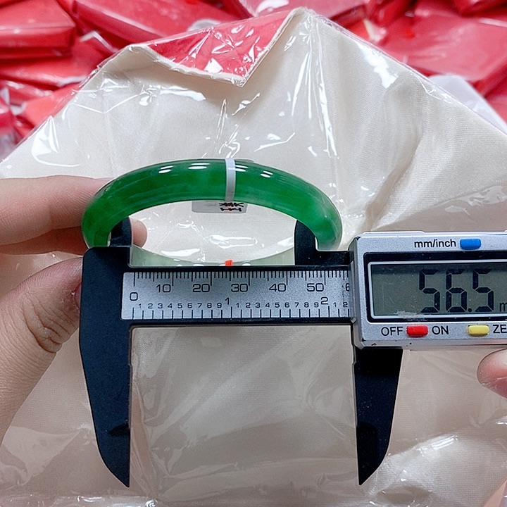 翡翠手镯未镶嵌43                 