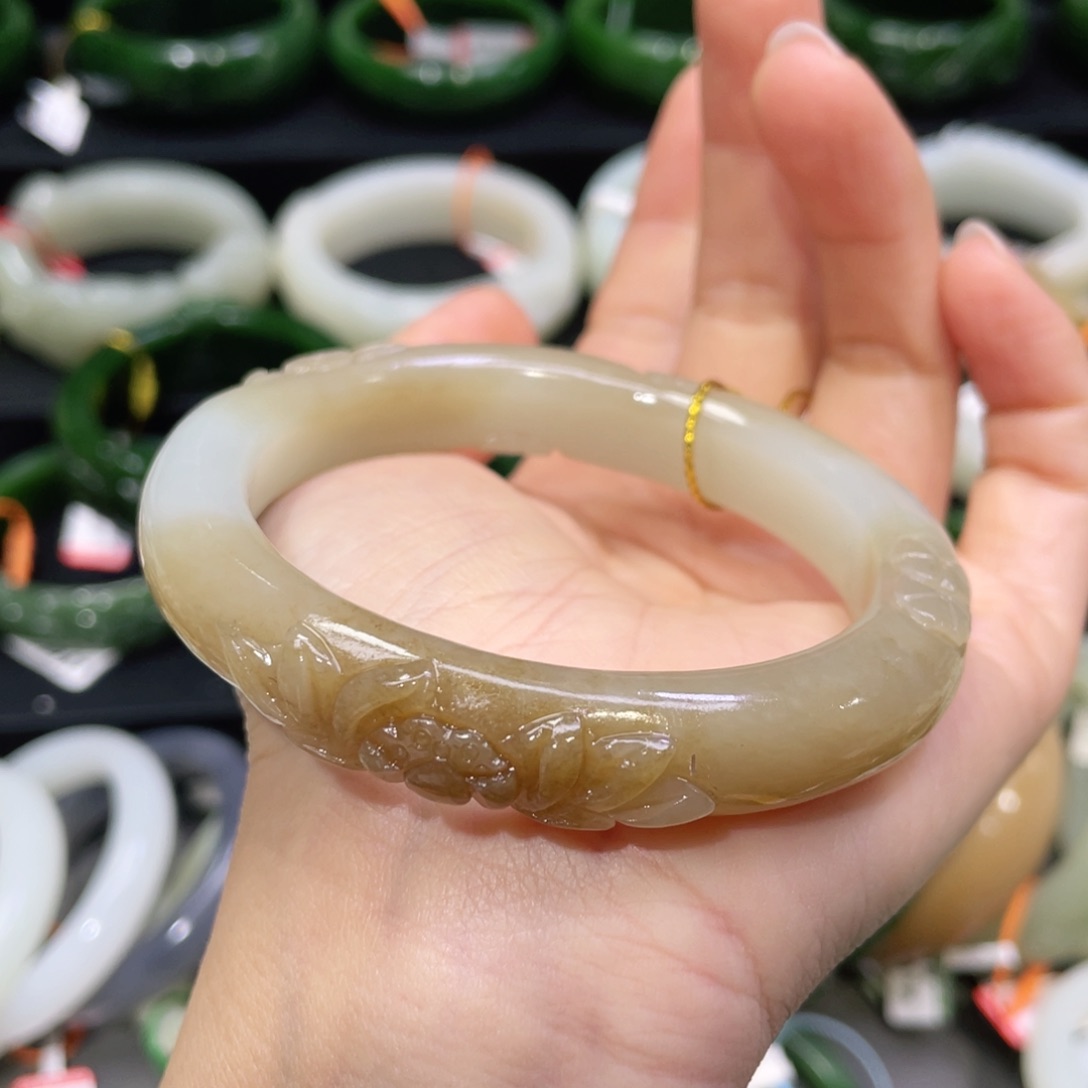 未镶嵌手镯和田玉75