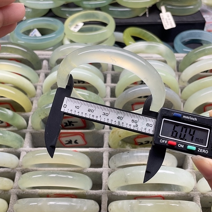 蛇纹石玉未镶嵌手镯216