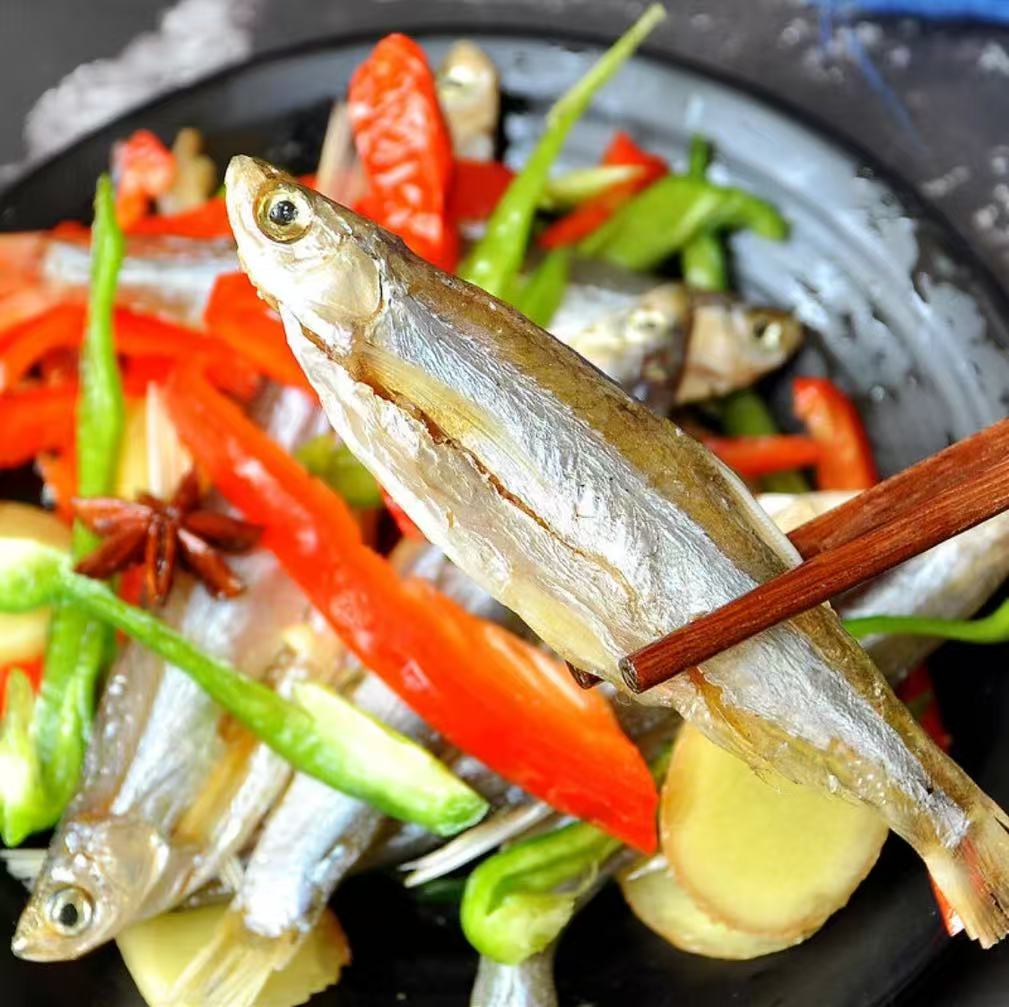 大别山小河鱼淡水鱼腌制咸鱼风干翘嘴鱼小干鱼