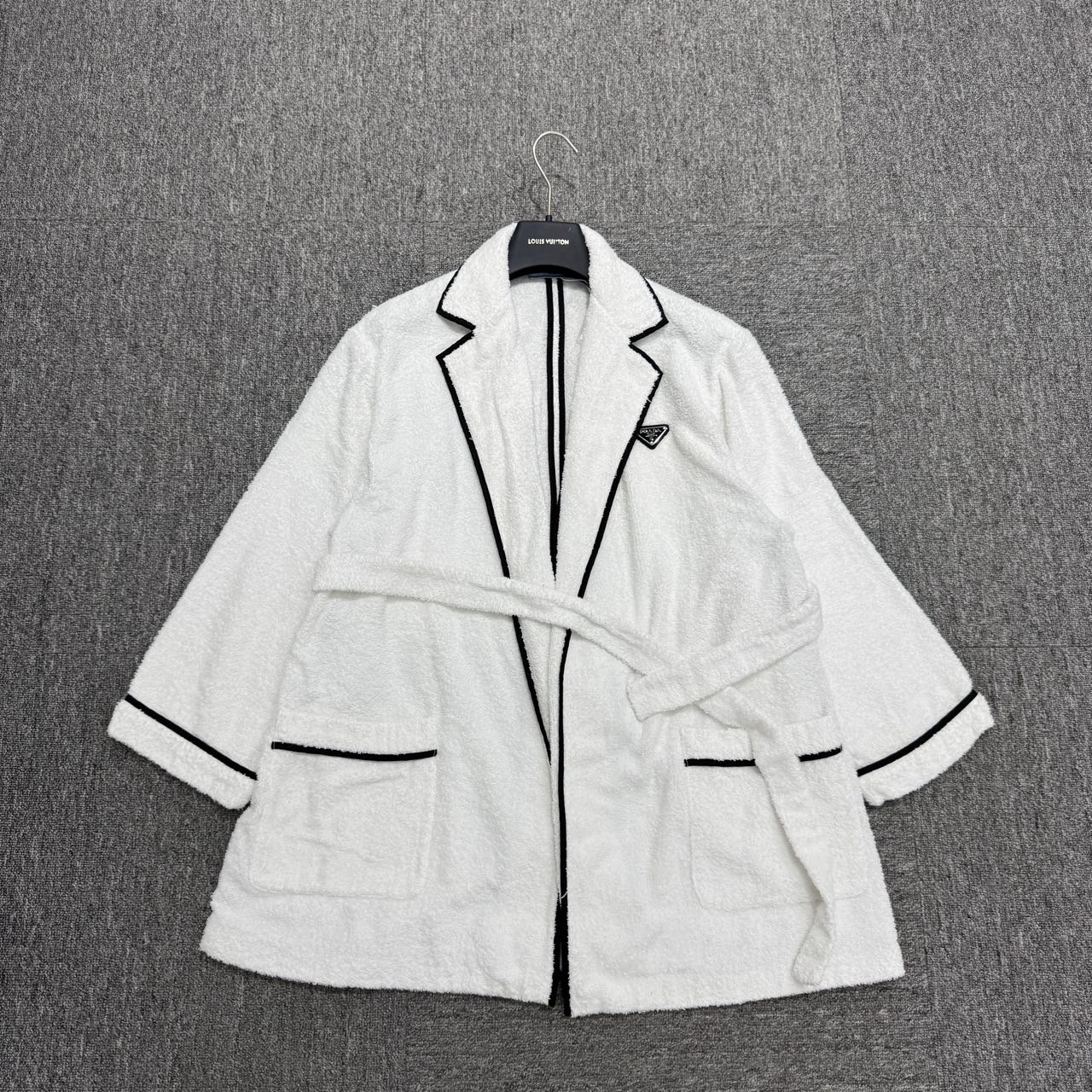 99新 Prada/普拉达 三角徽标浴袍/s码/10832