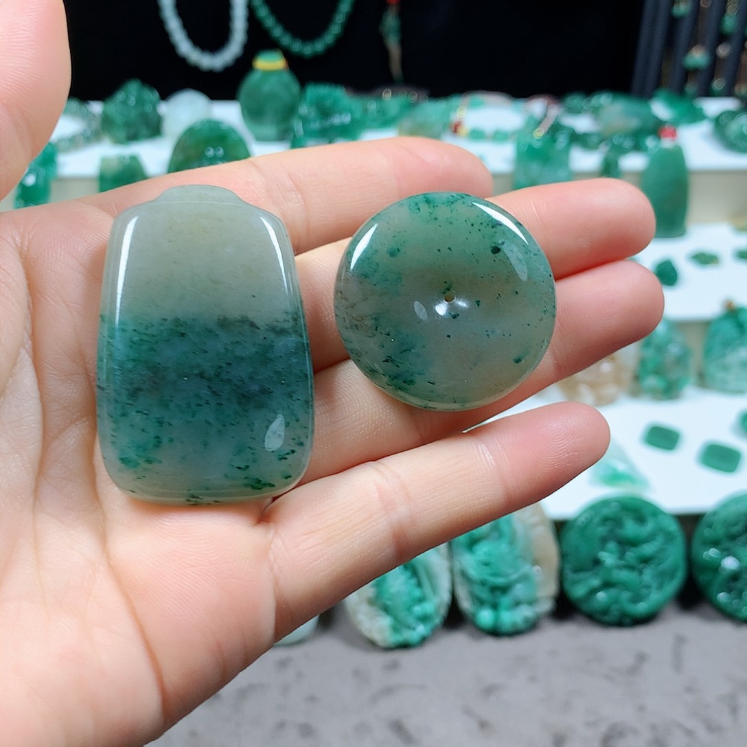 独山玉未镶嵌吊坠(不含链)柏*蓝