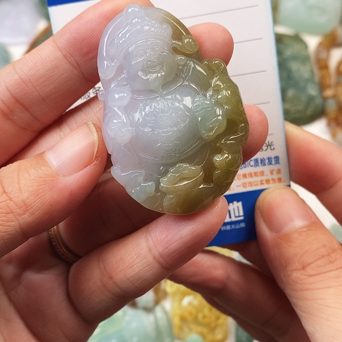 翡翠未镶嵌颈饰财神