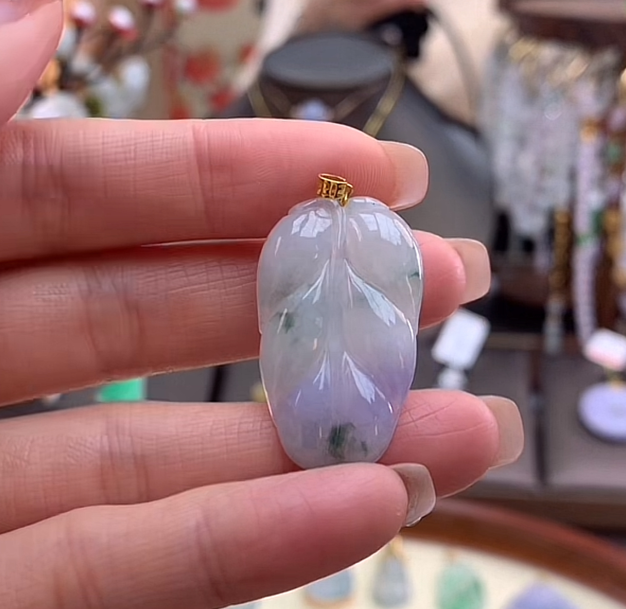 天然a货翡翠吊坠