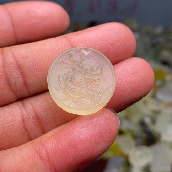 蛇纹石玉颈饰合金50