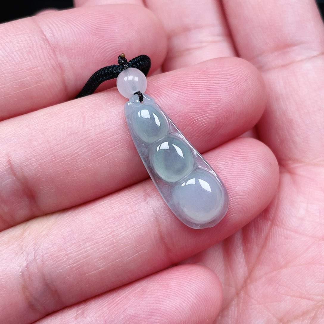 翡翠颈饰未镶嵌豆子