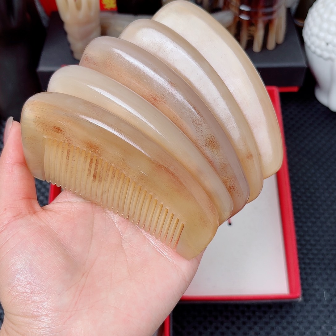 纯手工制作纯牛角梳子