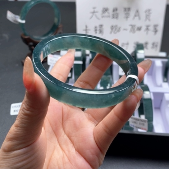 翡翠手镯未镶嵌极**活65尺寸