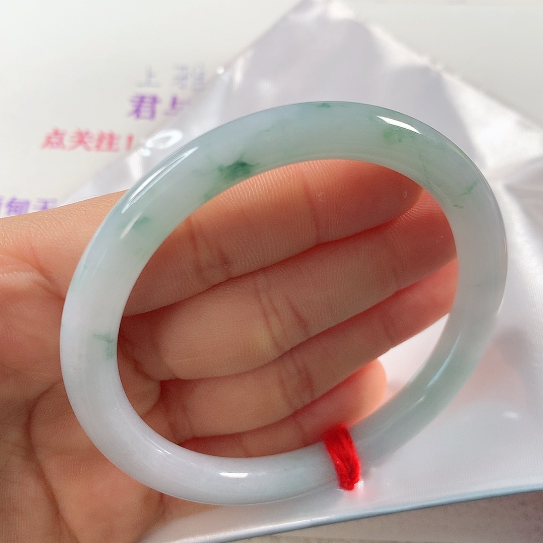 翡翠手镯未镶嵌 圆条①①⑥