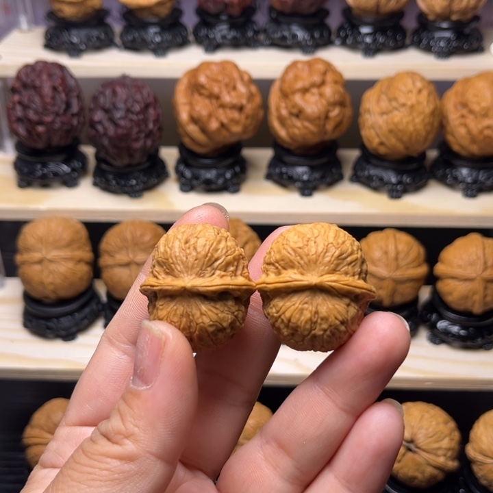 文玩核桃吊坠42w皮皮球32尺