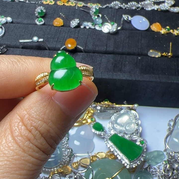 翡翠戒指18K金镶嵌花**天翡翠吊坠项链