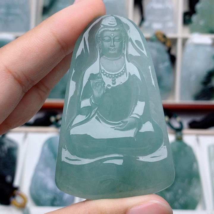 永***卡颈饰未镶嵌翡翠素衣